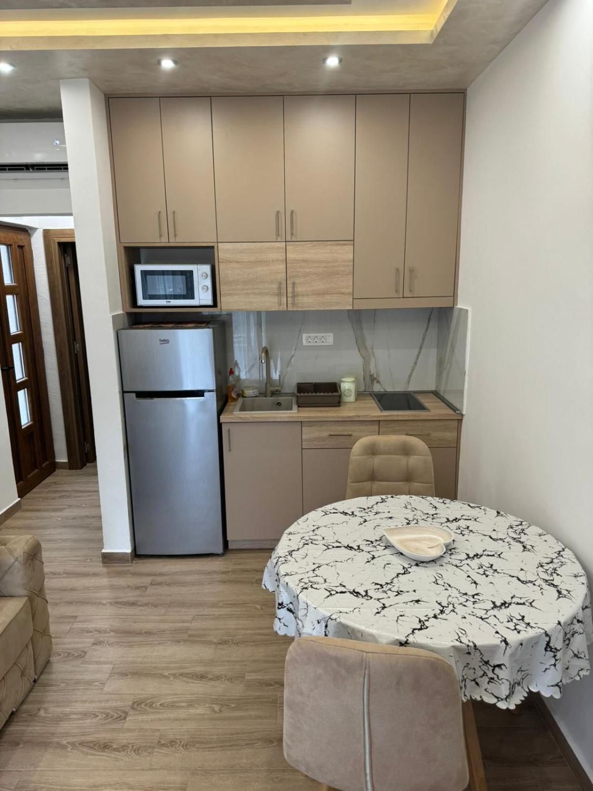 Alex ,50m From The Sea,free Private Parking דירה דובורטה